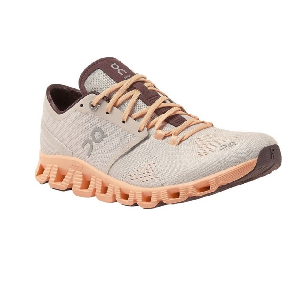 ON Cloud X Sneaker